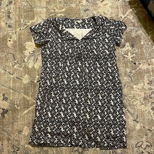 Medium women’s dress (old navy)